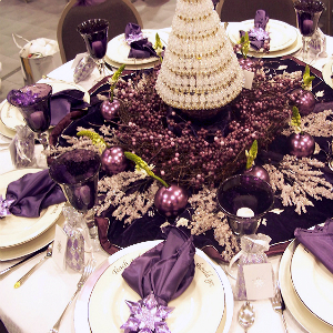 Kerstdiner: prachtig gedekte tafels, paars